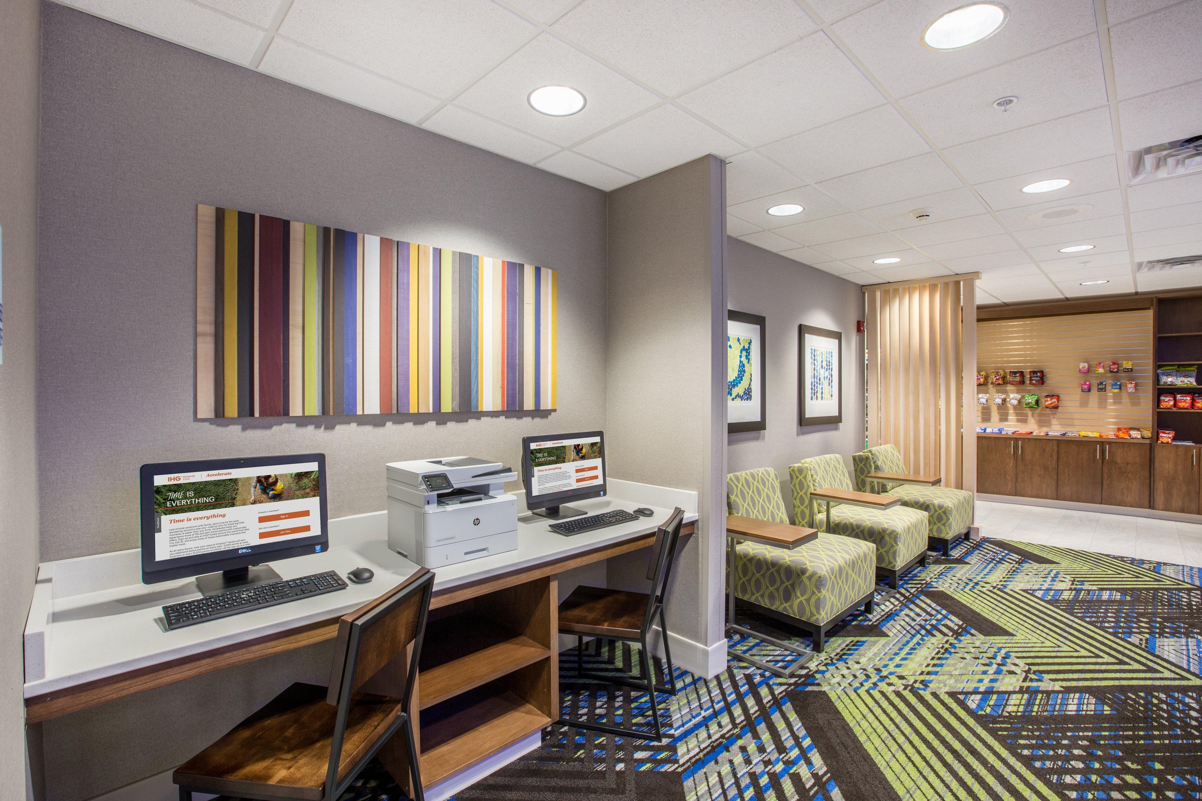 Holiday Inn Express Hastings By Ihg Exterior photo