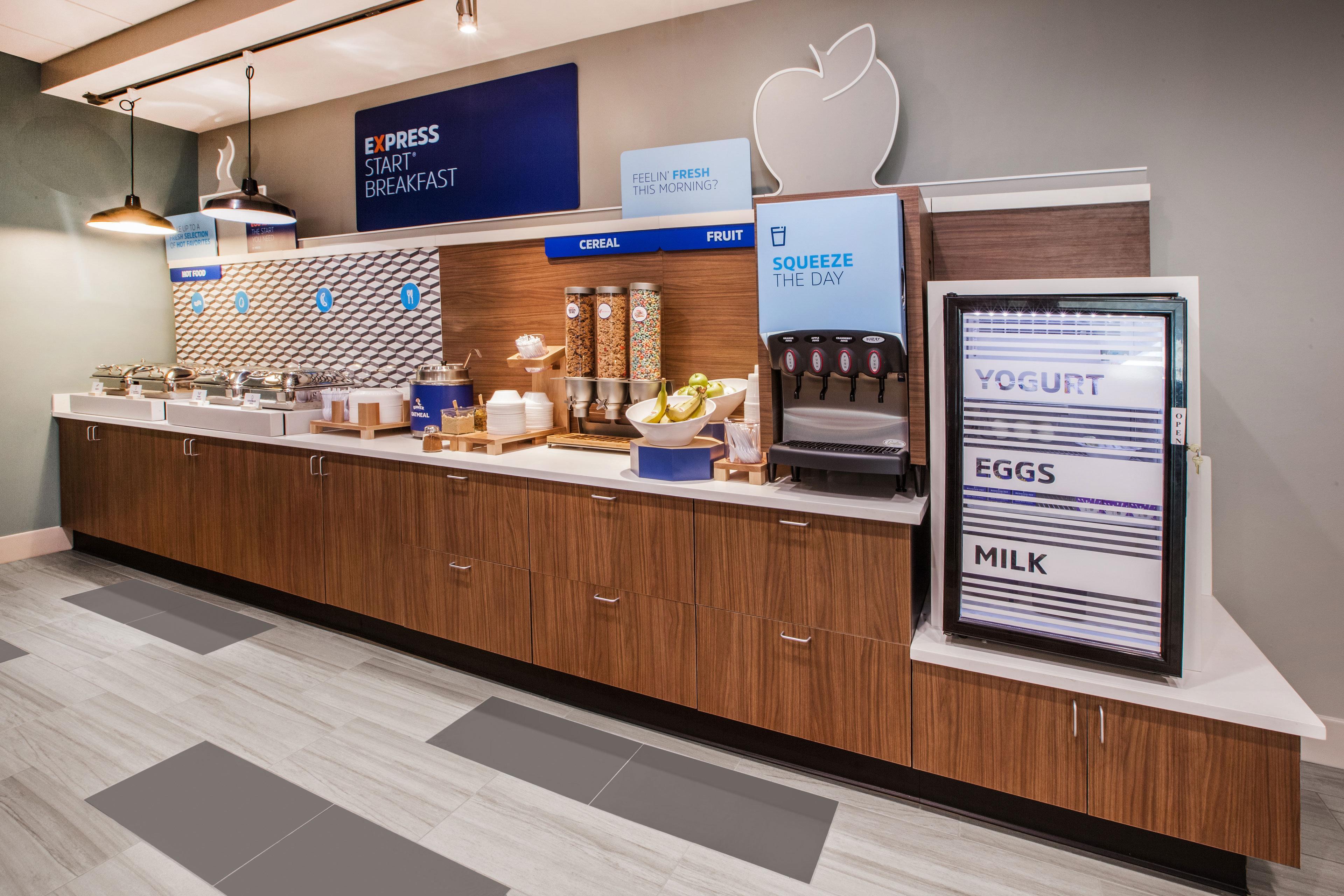 Holiday Inn Express Hastings By Ihg Exterior photo