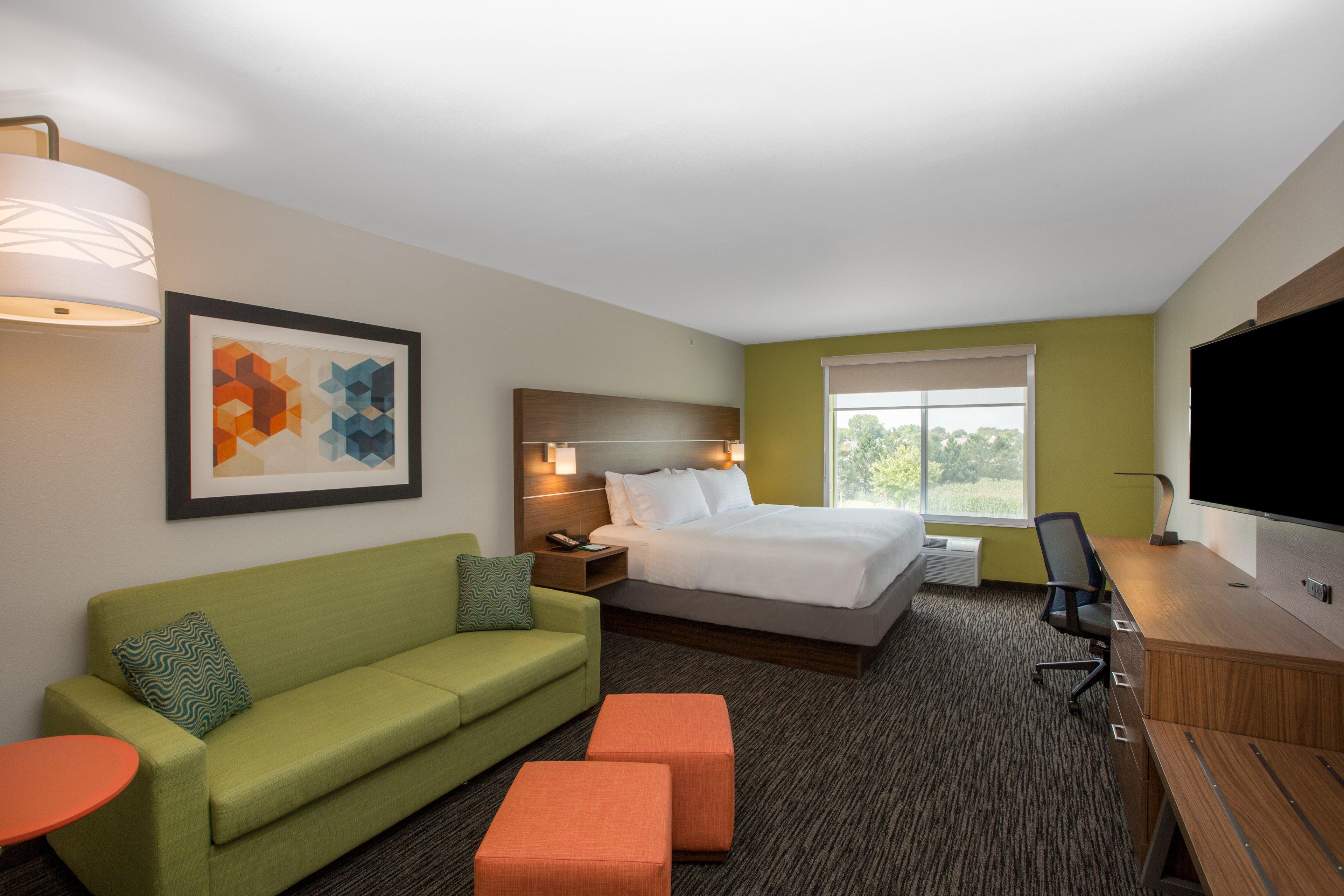 Holiday Inn Express Hastings By Ihg Exterior photo