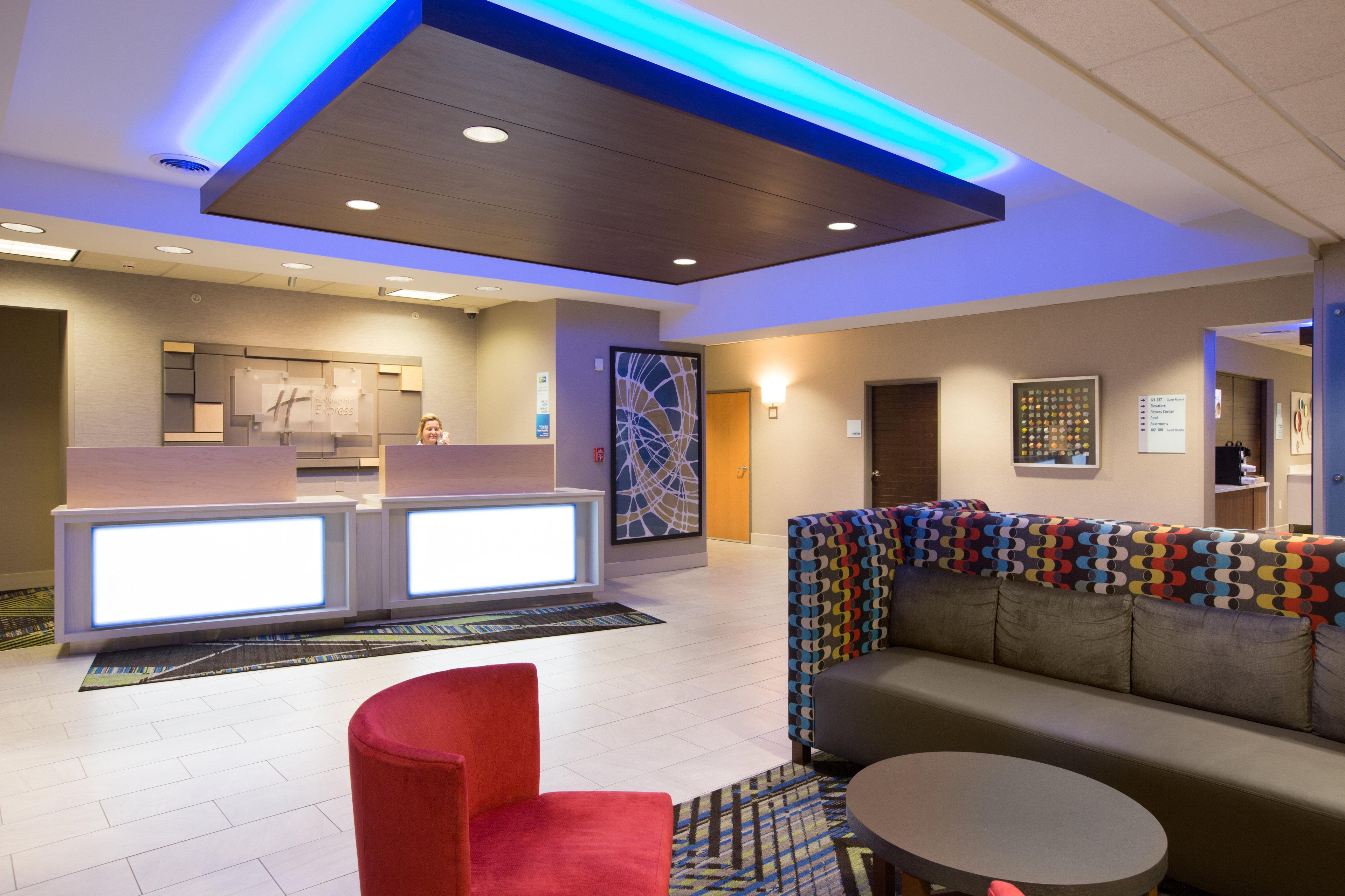Holiday Inn Express Hastings By Ihg Exterior photo