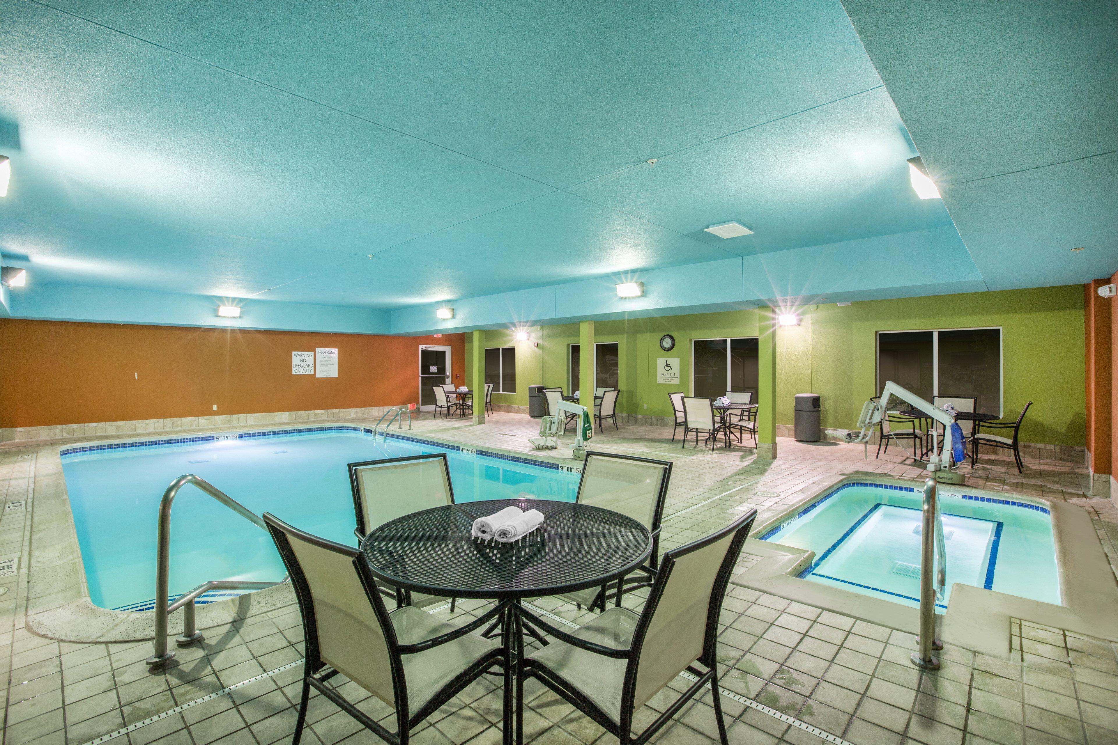 Holiday Inn Express Hastings By Ihg Exterior photo